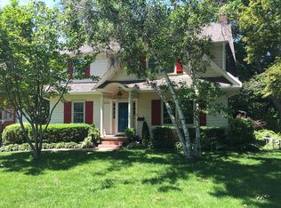 406 38th Pl, Des Moines, IA 50312