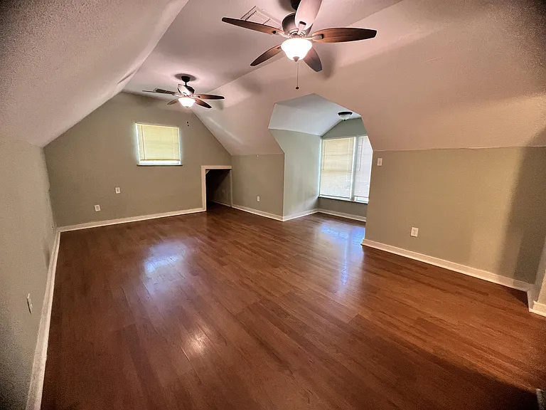 920 Bolivar St — Photo 15