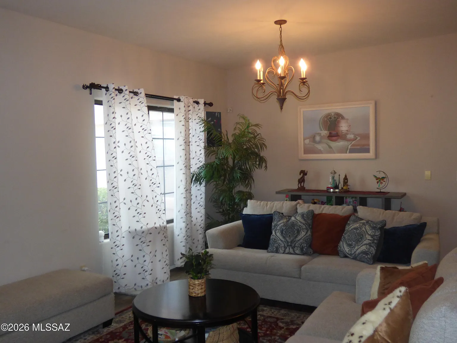 3 bed, 2.0 bath, 2049 sqft, $5,000 — Photo 4