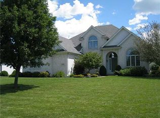 2955 Matthew Cir, Monclova, OH 43542