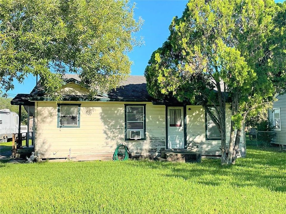1st image of 2918 E Harrington Dr