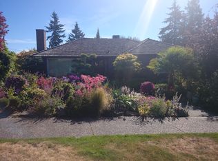 3456 W Viewmont Way W, Seattle, WA 98199