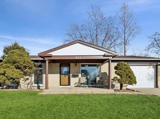 501 Newberry Dr, Streamwood, IL 60107