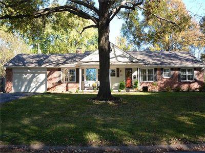 9911 Delmar Ln, Overland Park, KS, 66207