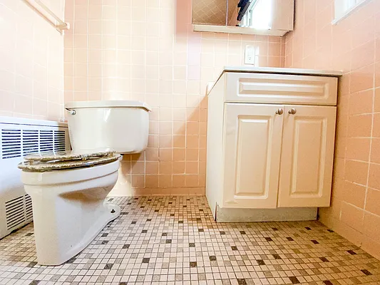 Rented by RealTegrity NY LLC | media 27