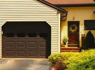 4 Centercrest Dr, Tyngsboro, MA 01879