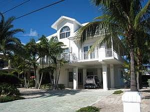 84 Plaza del sol front view