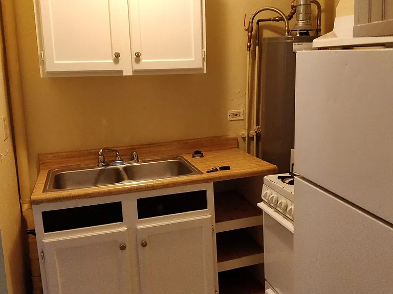 1011B N Corona St — Photo 4