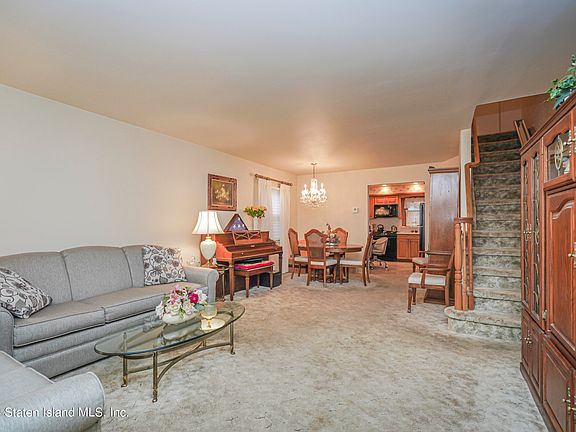 4th image of 361 Chesterton Ave