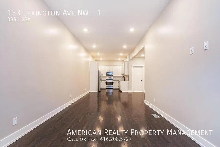3 bed, 1170 sqft, $2,250 — Photo 2