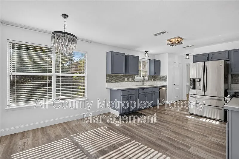 4 bed, 3.5 bath, 3100 sqft, $2,400 — Photo 3
