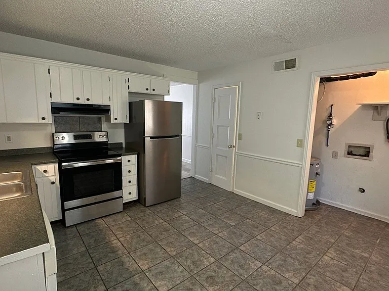 Evergreen Townhomes — Photo 4