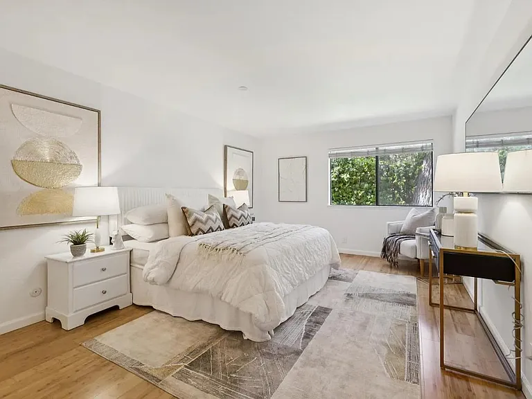 226 W Edith Ave #13 — Photo 16