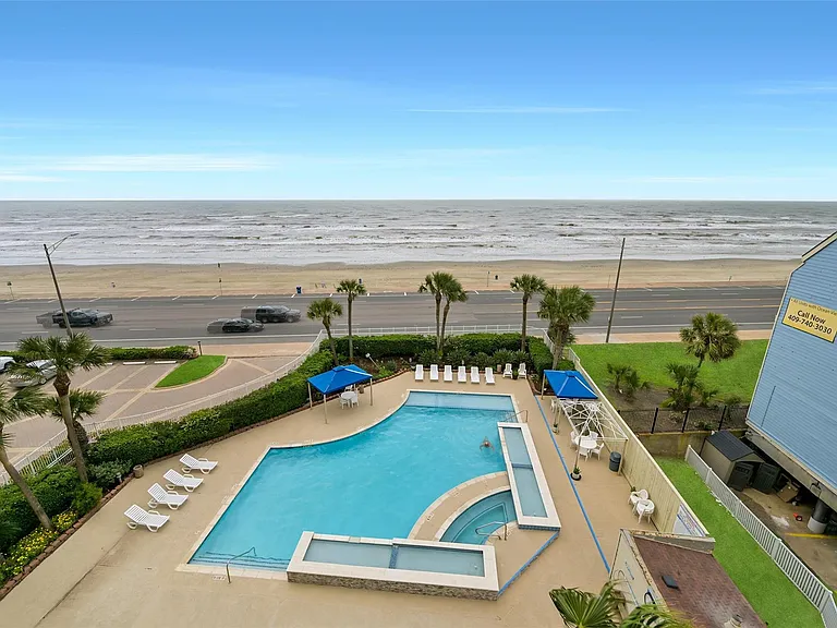 7700 Seawall Blvd #512 — Photo 1