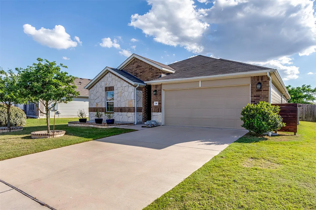 Building Photo - 741 Carol Dr