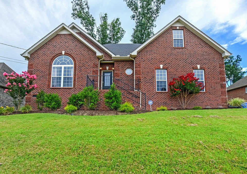 1st image of 215 Bonifay Dr