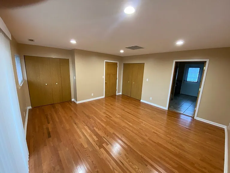 2103 Jackson Blvd — Photo 9