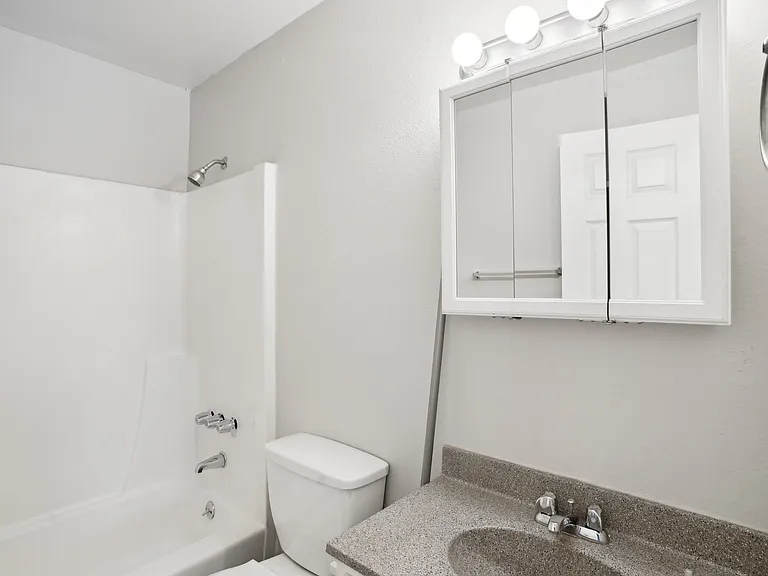 Arbor Place Apartments — Photo 12