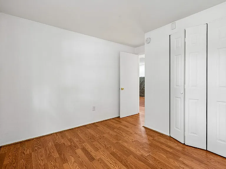 13911 Mapledale Ave — Photo 17