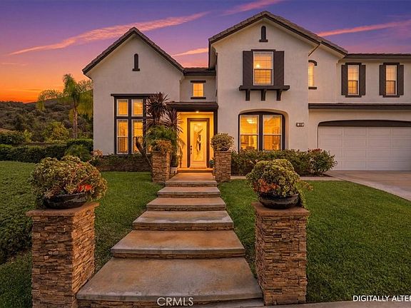 2nd image of 1536 Vandagriff Way