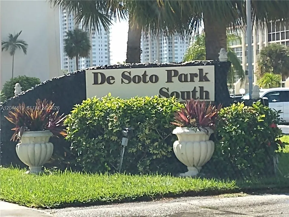 601 Three Islands Blvd #517
