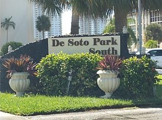 601 Three Islands Blvd APT 517, Hallandale, FL 33009