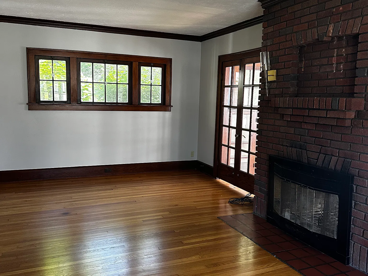 3 bed, 1.5 bath, 1950 sqft, $2,350 — Photo 4