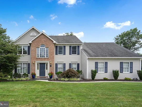 10 Tamarack Dr, Denver, PA 17517