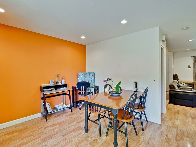 22671 Queens Oak Ct — Photo 14