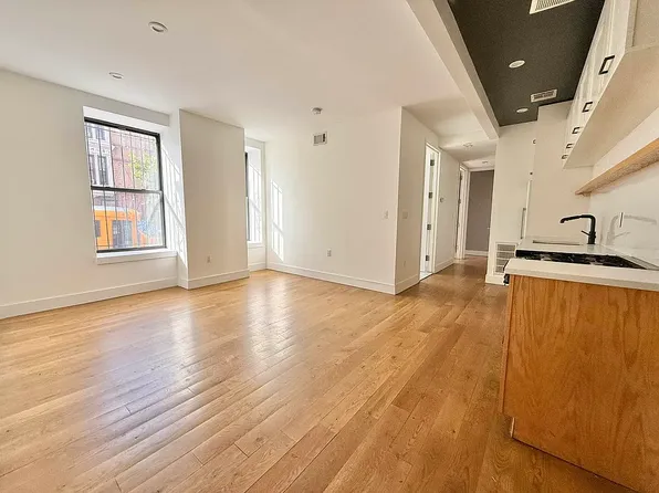 437 Throop Avenue image 1 of 9