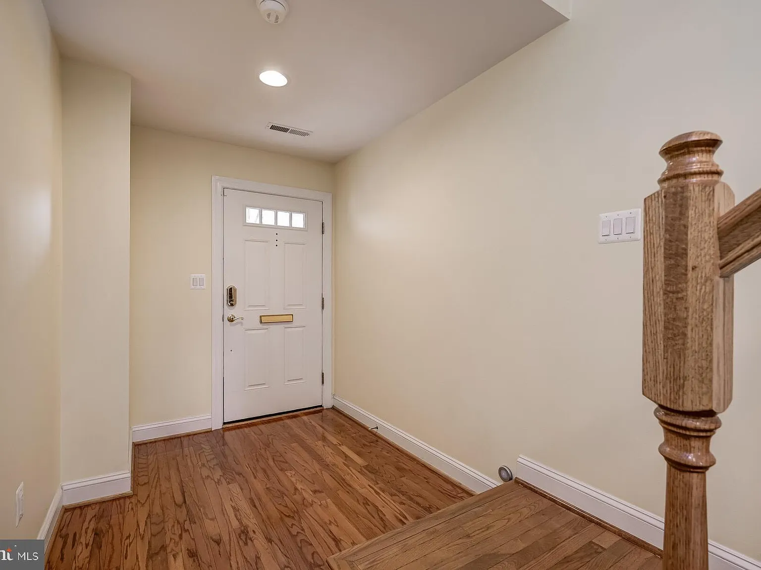 4 bed, 3.5 bath, 2554 sqft, $5,200 — Photo 3