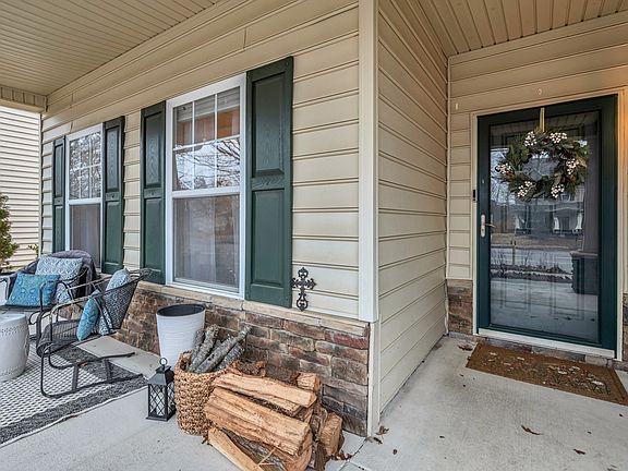 3rd image of 7309 Autumn Crossing Way