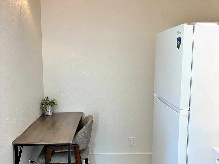 1570 Idlewild Dr #C — Photo 5