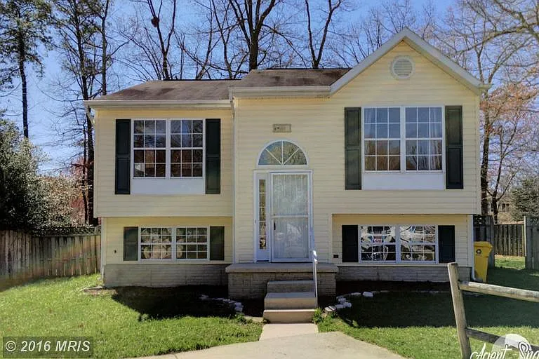 413 Howard Manor Dr photo 1