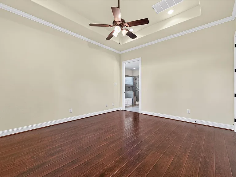 4727 Lake Village Dr — Photo 16