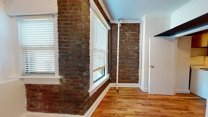 Rented by Bond New York | media 7