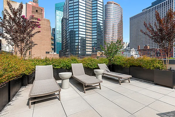 Sold by Reuveni LLC | media 8