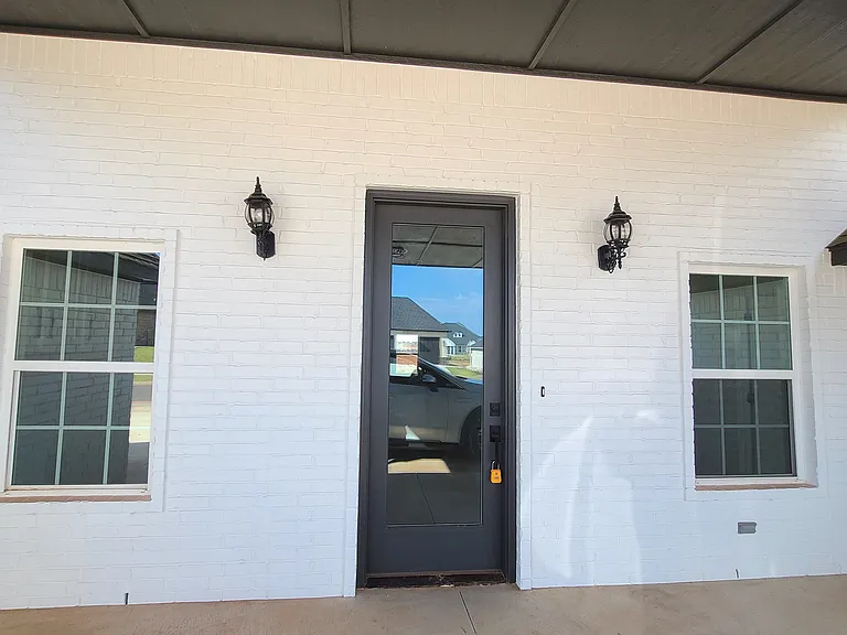 9304 SW 35th St — Photo 2