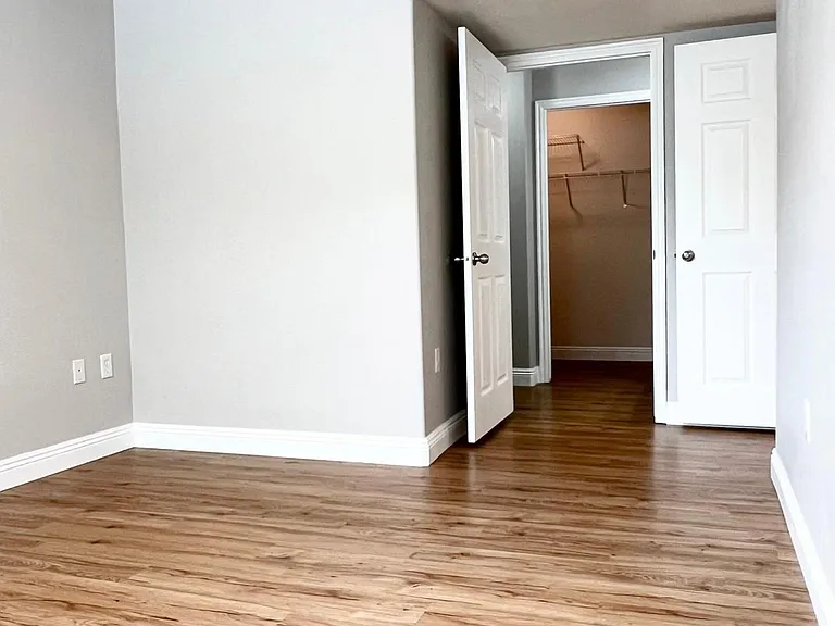 117 E Calbourne Ln #I1 — Photo 23