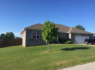 502 Howard Loop, Grove, OK 74344