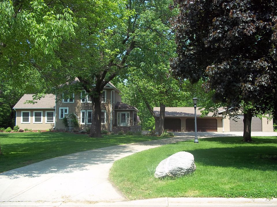 1st image of 116 Forest St E