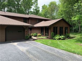 4186 Bristol Ln, New Castle, PA 16105