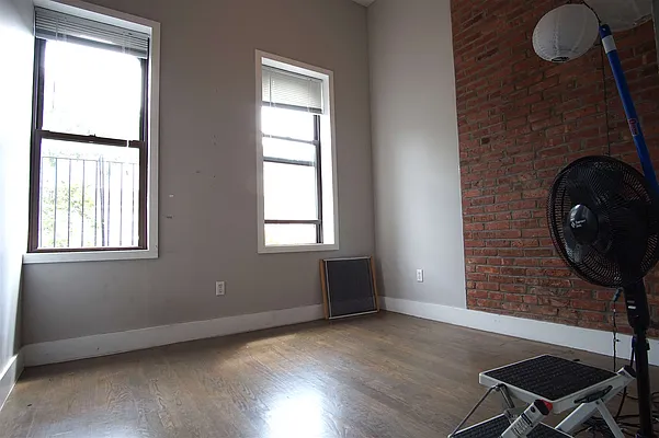 Rented by Lofts and Flats LLC | media 32