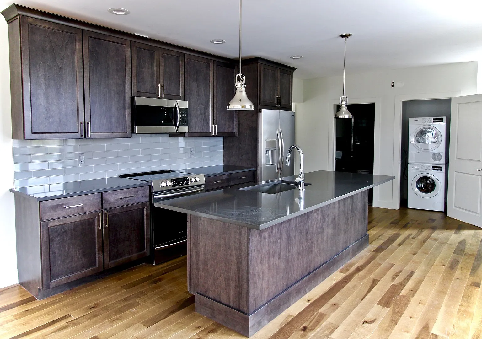 408 Atwells Ave — Photo 1