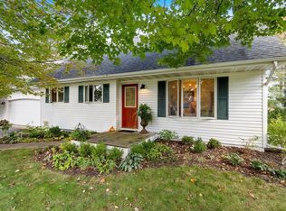 912 Maple Dr, Osceola, WI 54020