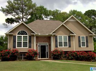 136 Cambridge Ln, Alabaster, AL 35007