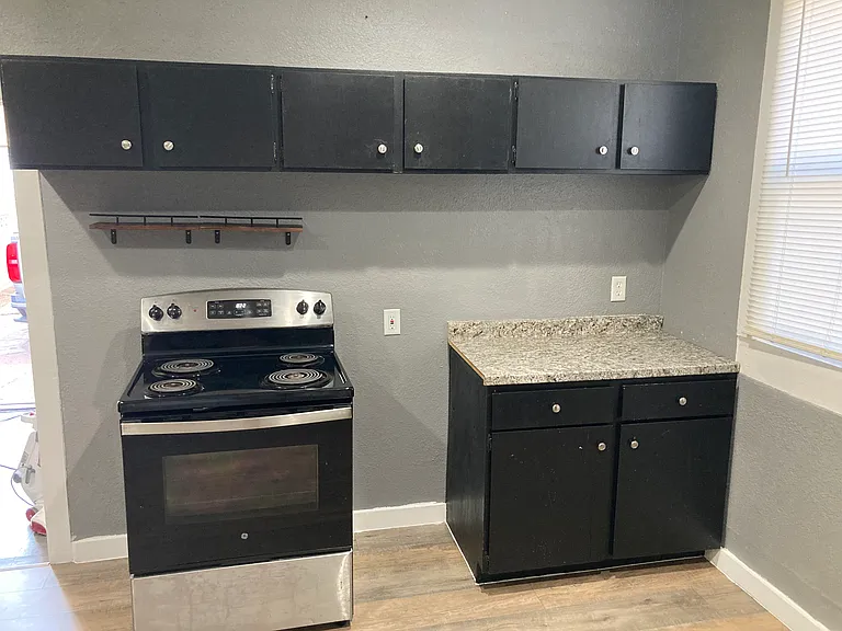 205 Cottonwood St — Photo 28