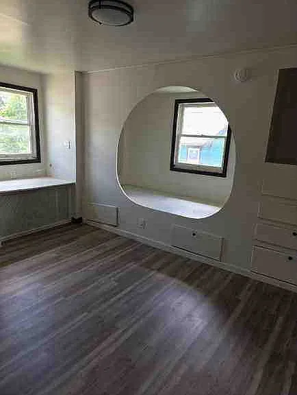 548 Heath St — Photo 4