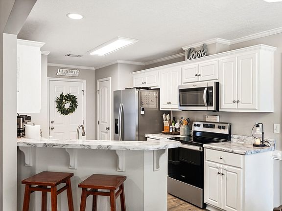 5th image of 956 Arbor Springs Cir