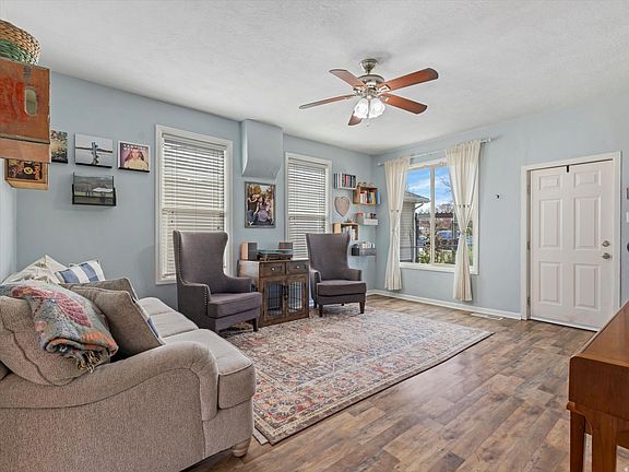 5th image of 30 N 200th St E